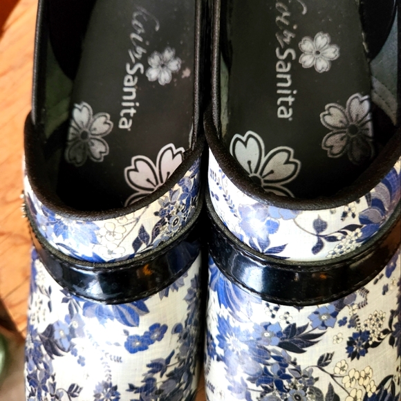 KOI SANITA BUTTERFLY MELODY WOMEN'S CLOG IN BLUE - Picture 8 of 10